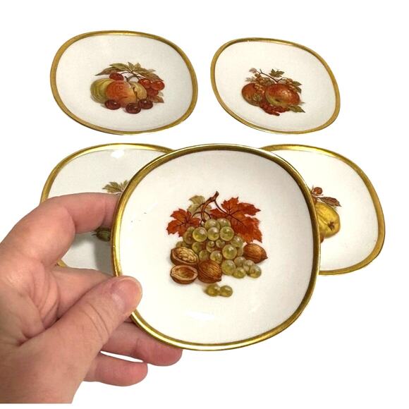 Vintage Kaiser W Germany porcelain plates miniature trays set of 5 fruit & nut - Picture 2 of 10